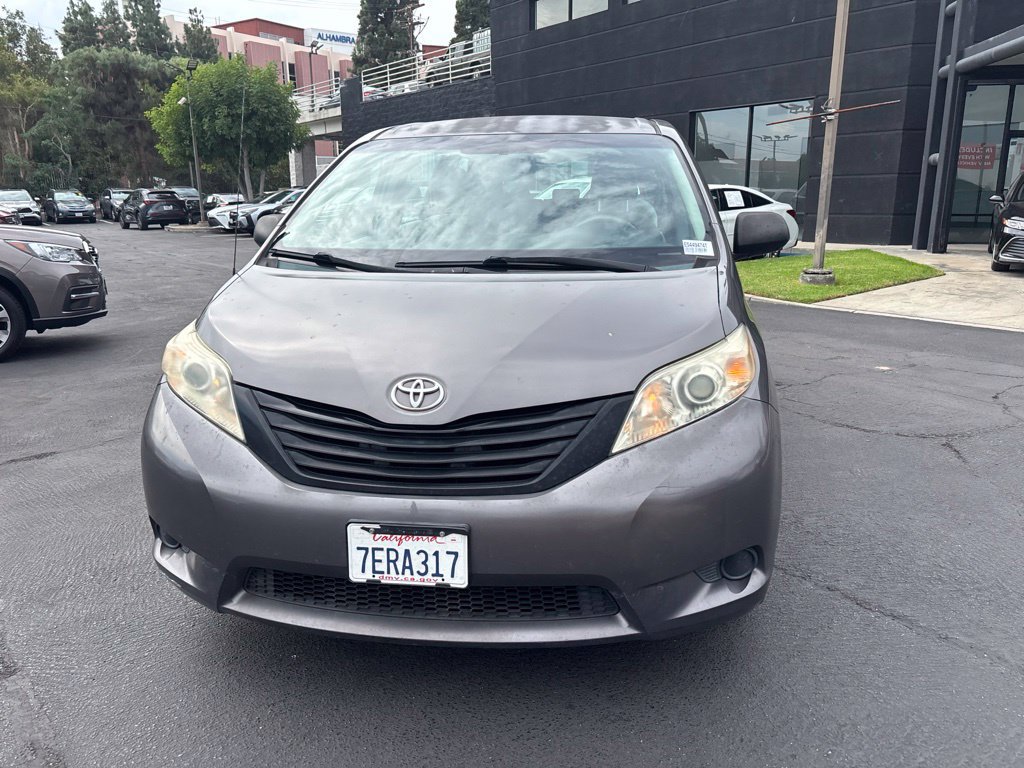 Used 2014 Toyota Sienna L FWD image 9