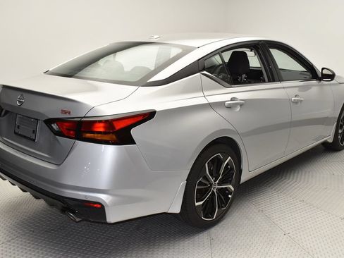 Used 2025 Nissan Altima 2.5 SR FWD image 5