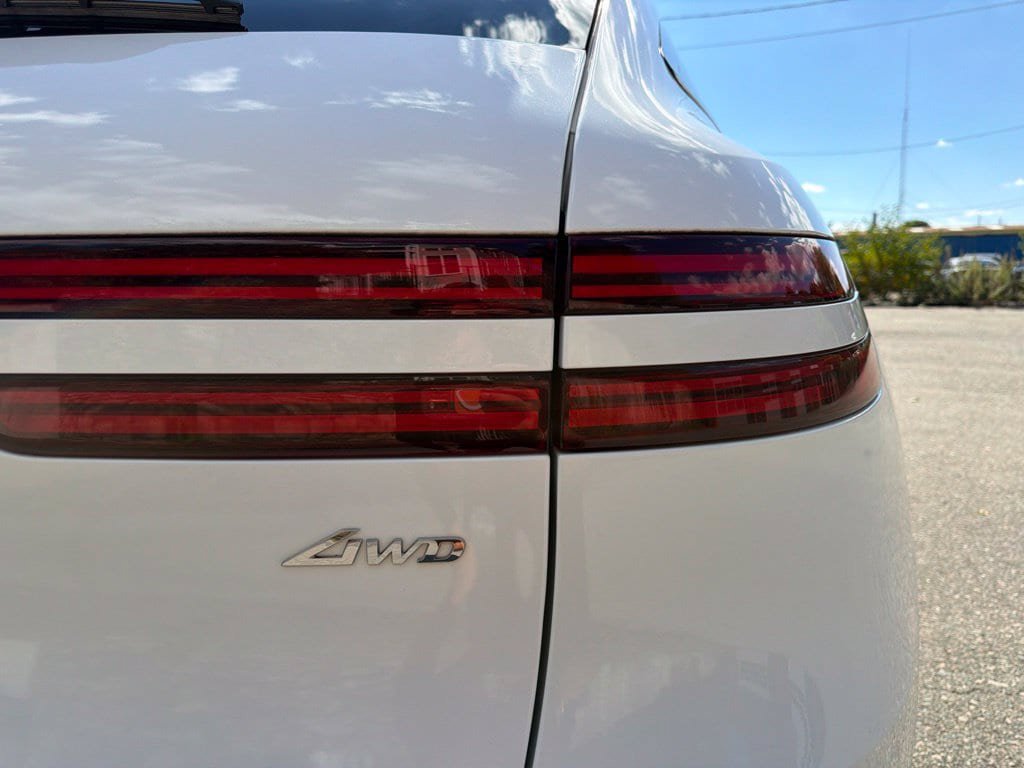 Used 2022 Genesis GV70 2.5T w/ Select Package AWD/4WD image 10