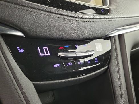 Used 2022 Cadillac XT5 Luxury FWD image 28