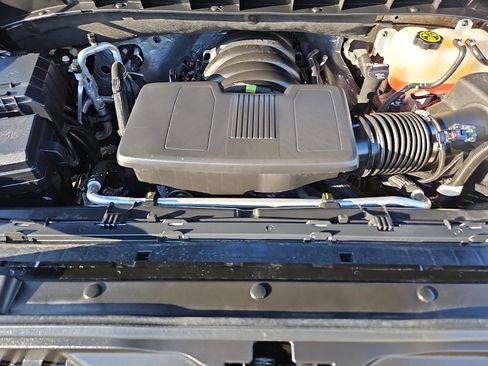 Certified 2022 Chevrolet Silverado 1500 LT w/ Z71 Off-Road Package image 27