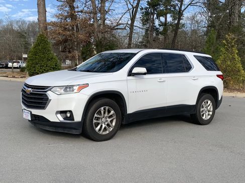 Used 2019 Chevrolet Traverse LT image 3