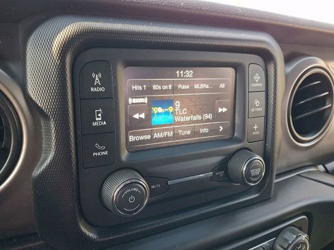 Used 2021 Jeep Wrangler Sport image 16