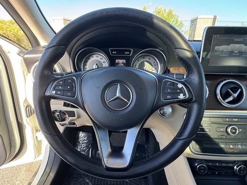 Used 2016 Mercedes-Benz GLA 250 image 23