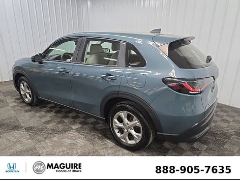 Used 2023 Honda HR-V LX image 9