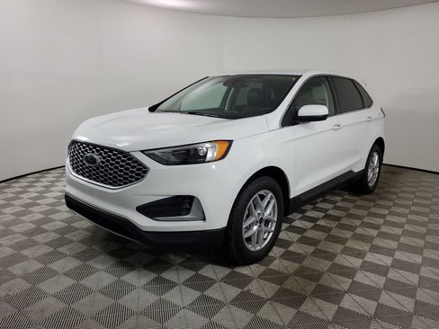 Used 2024 Ford Edge SEL image 4