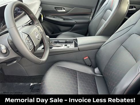 New 2026 Nissan Sentra SR w/ SR Premium Package FWD image 11