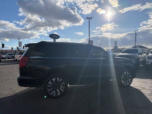 Used 2025 Ford Expedition Platinum w/ Driver's Package image 6