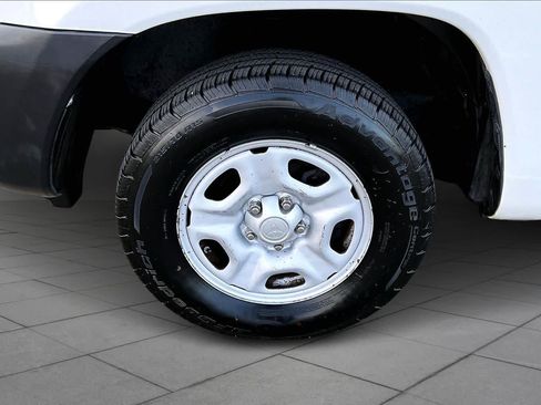 Used 2010 Toyota Tacoma 2WD Regular Cab image 10