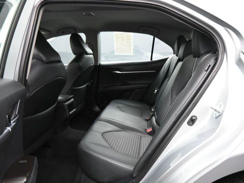 Used 2022 Toyota Camry SE FWD image 16