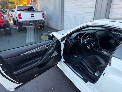 Used 2018 INFINITI Q60 3.0t Luxe image 24