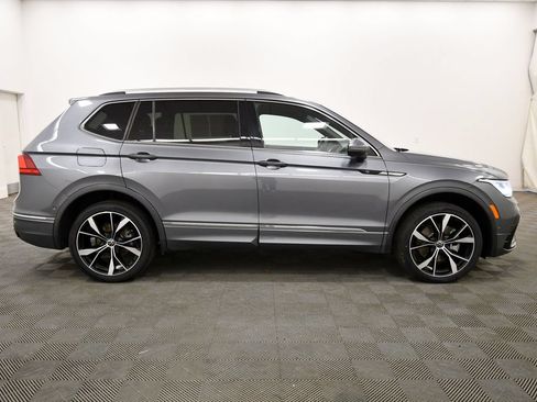 Used 2022 Volkswagen Tiguan SEL R-Line AWD/4WD image 8