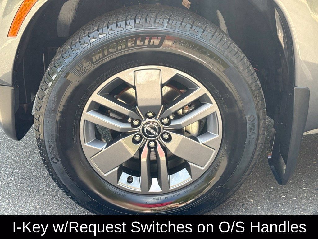 Certified 2025 Nissan Frontier SV w/ SV Convenience Package RWD image 12