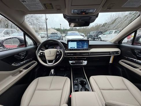 New 2026 Lincoln Corsair Reserve image 11