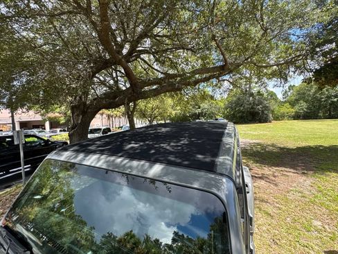 Used 2023 Jeep Wrangler Unlimited Sahara w/ Cold Weather Group AWD/4WD image 17