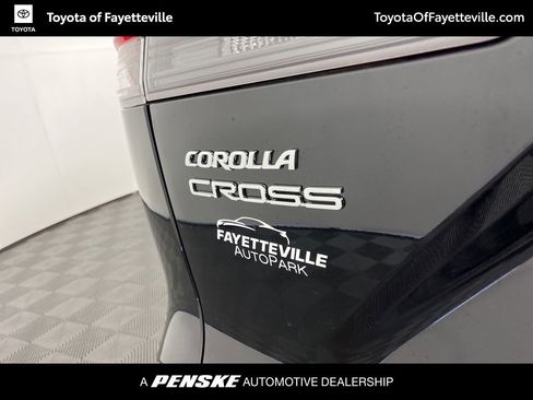 Used 2026 Toyota Corolla Cross LE w/ Moonroof Package FWD image 3