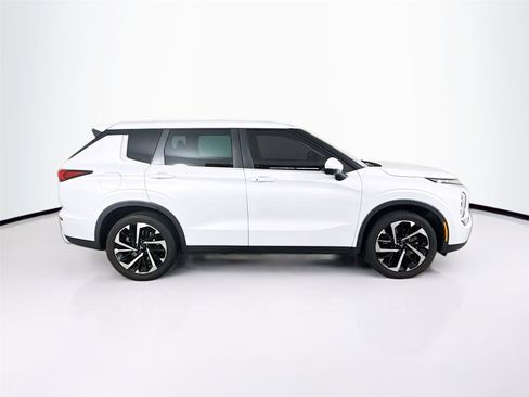Used 2023 Mitsubishi Outlander SE FWD image 29
