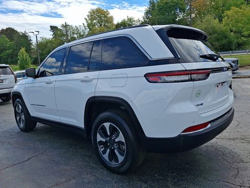 Used 2024 Jeep Grand Cherokee Limited 4xe AWD/4WD image 4