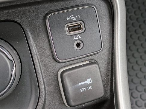 Used 2020 Jeep Compass Latitude w/ Cold Weather Group AWD/4WD image 20