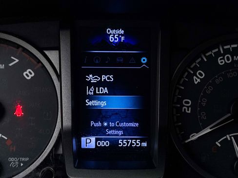 Used 2019 Toyota Tacoma TRD Off-Road image 32