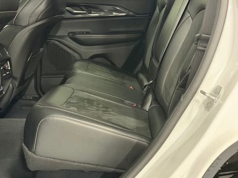 Used 2023 Jeep Grand Cherokee Altitude image 23