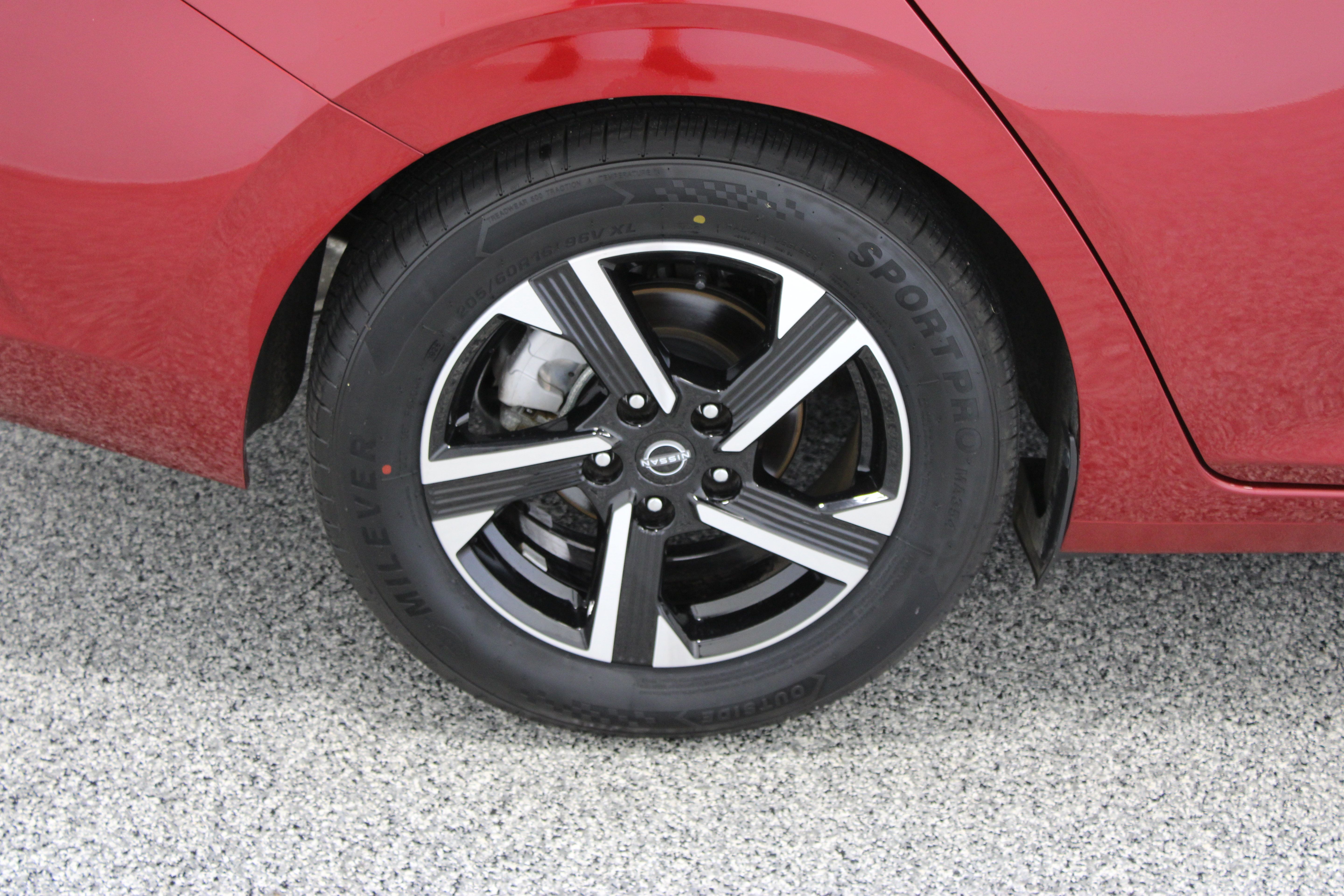 Used 2024 Nissan Sentra SV FWD image 6