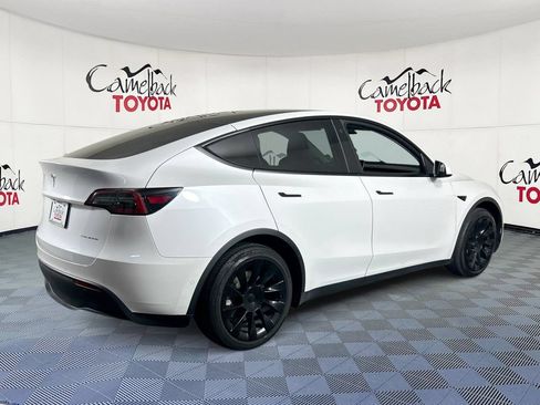 Used 2022 Tesla Model Y Long Range AWD/4WD image 7