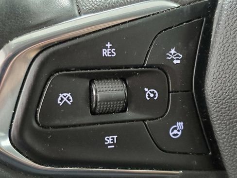 Used 2024 Chevrolet Trax LT w/ Driver Confidence Package FWD image 32