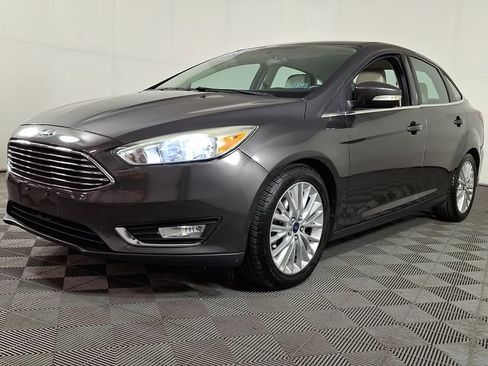 Used 2015 Ford Focus Titanium FWD image 6