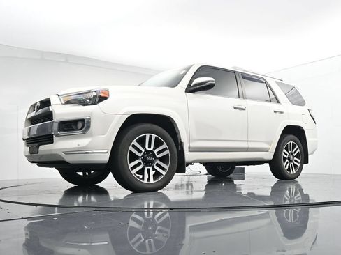 Used 2019 Toyota 4Runner Limited AWD/4WD image 32