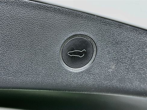 Used 2023 Tesla Model 3 Standard Range RWD image 28
