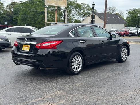 Used 2016 Nissan Altima 2.5 S w/ Power Driver Seat Package image 6