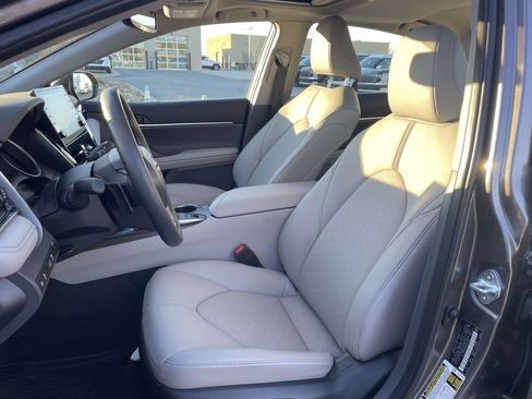 Used 2024 Toyota Camry XSE image 8