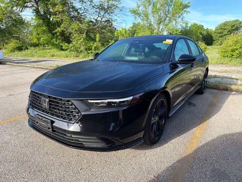 Used 2025 Honda Accord Sport image 7