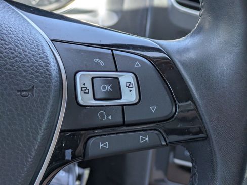 Used 2018 Volkswagen Golf S FWD image 20