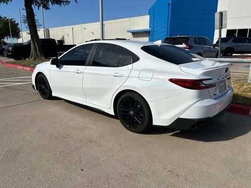 Used 2026 Toyota Camry SE w/ Convenience Package FWD image 4