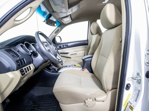 Used 2012 Toyota Tacoma PreRunner w/ SR5 Pkg image 8