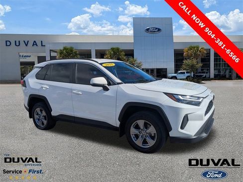 Used 2022 Toyota RAV4 XLE image 1