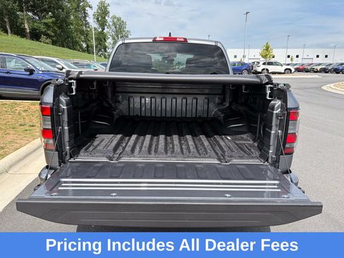 Used 2025 Nissan Frontier SV AWD/4WD image 11