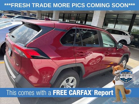 Used 2020 Toyota RAV4 LE FWD image 4