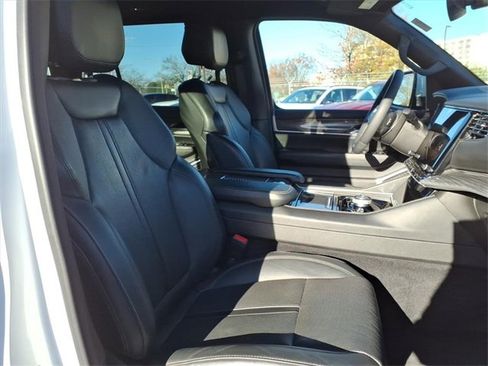 Used 2022 Jeep Wagoneer Series III image 19