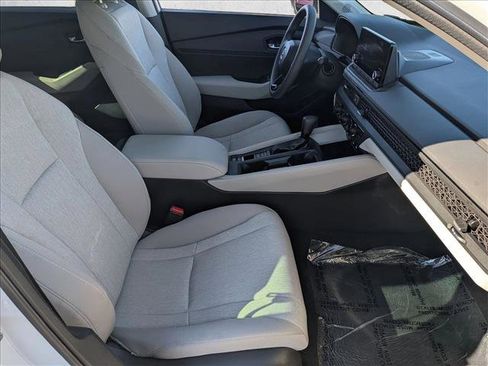 Certified 2025 Honda Accord SE image 20