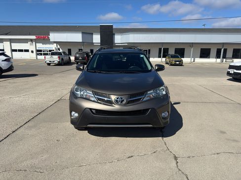 Used 2013 Toyota RAV4 XLE image 3