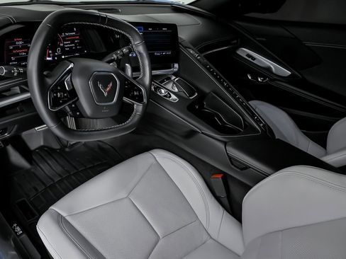 Used 2022 Chevrolet Corvette Stingray Coupe w/ Z51 Performance Package image 22