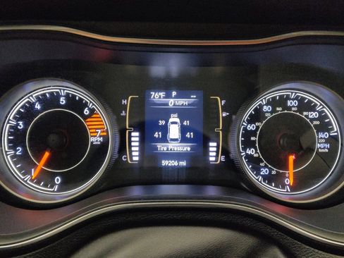 Used 2019 Jeep Cherokee Latitude w/ Popular Appearance Group image 23