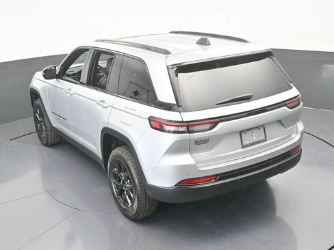 New 2025 Jeep Grand Cherokee Altitude RWD image 43