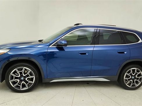 Used 2025 BMW X1 xDrive28i image 3