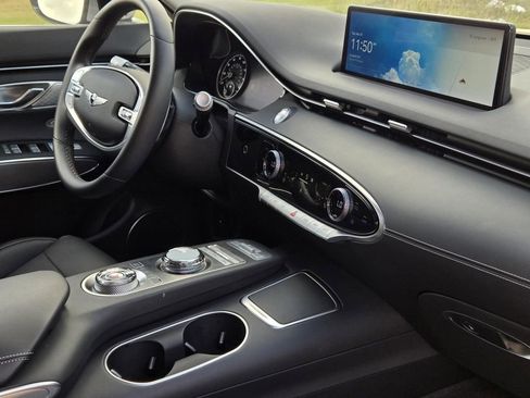 Used 2025 Genesis GV70 2.5T w/ Select Package image 34