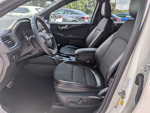 Used 2023 Ford Escape ST-Line w/ Tech Pack #1 AWD/4WD image 19
