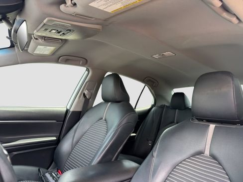 Used 2019 Toyota Camry SE FWD image 31